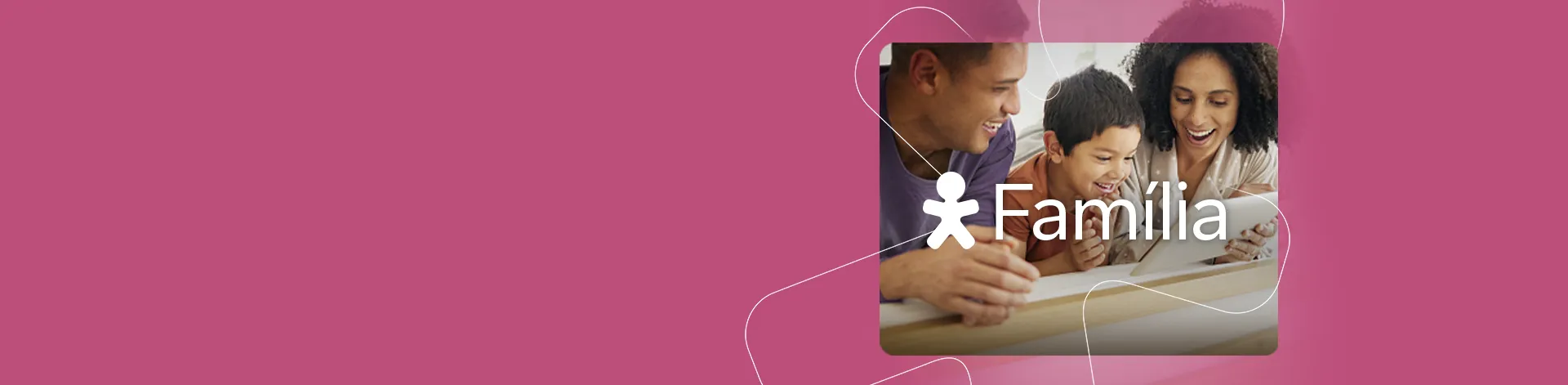 Pessoas utilizando tablet com destaque para a categoria Família.