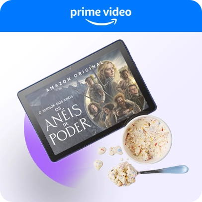 Imagem com tablet, na tela poster de "O Senhor dos Anéis, Os Anéis do Poder", abaixo pote de sorvete