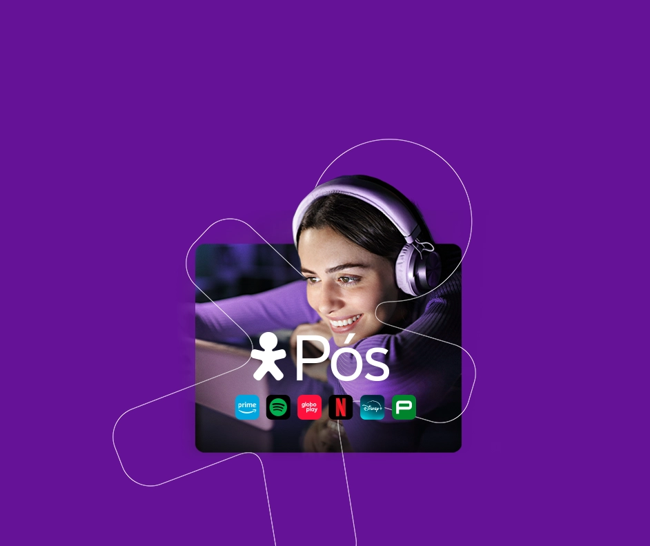 Imagem com fundo roxo e recorte de uma pessoa com fone de ouvido assistindo no celular