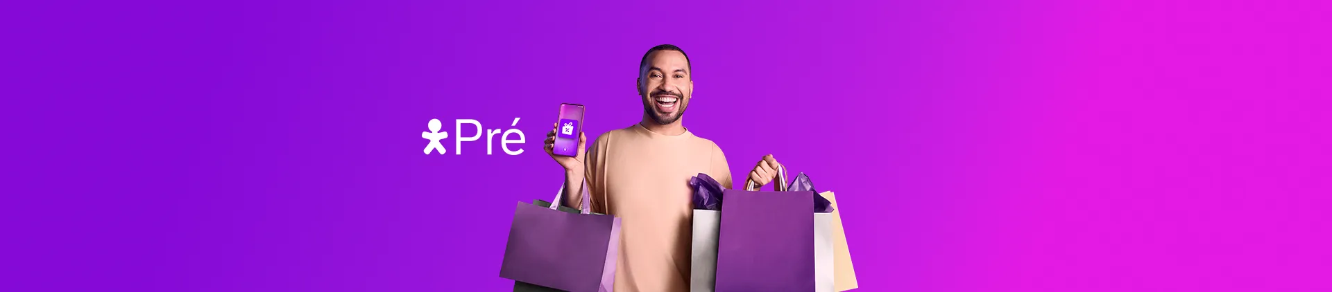 Imagem de um homem segurando várias sacolas roxas e um celular na outra mão. Logo Vivo Pré.