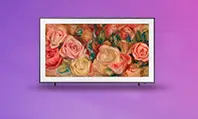 Uma TV com um fundo de flores e atrás um fundo em degradê em roxo e rosa.
