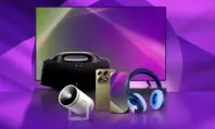 Imagem de uma TV, uma caixa de som, um celular, um fone de ouvido e um projetor em um fundo roxo.