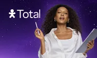Banner Vivo Total Purple Friday com pessoa segurando tablet e caneta digital.