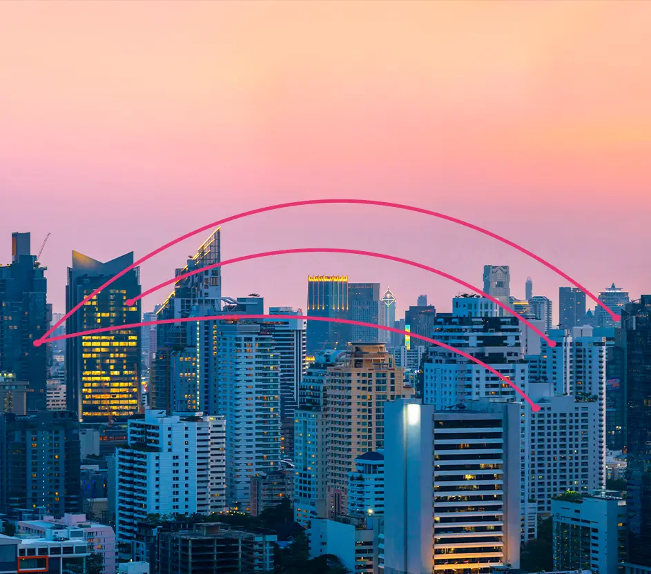 Imagem de cidade com montagem de conexões digitais entre os edifícios 