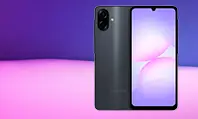 Fundo roxo mesclado com roxo e o aparelho Samsung Galaxy A07.