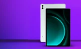 Imagem do Tablet S10 Samsung com um fundo roxo e rosa.